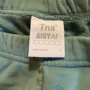 TNA Airy Fleece shorts S